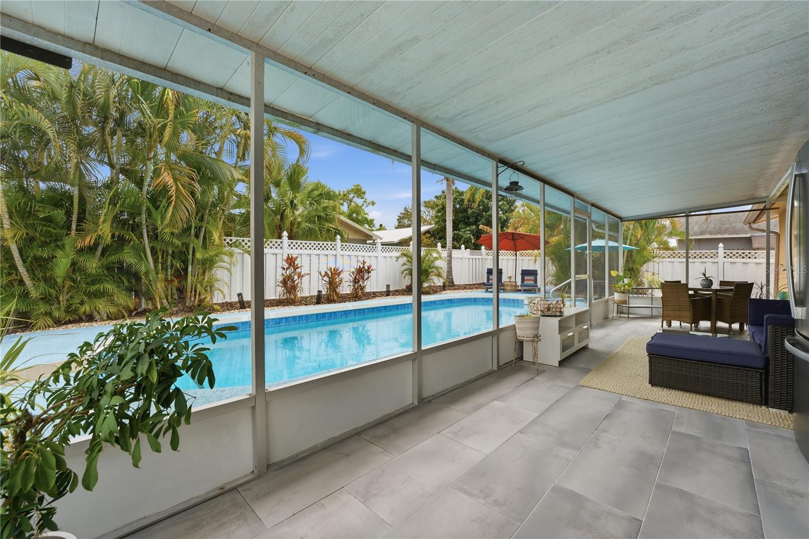 LAKE SARASOTA - Residential