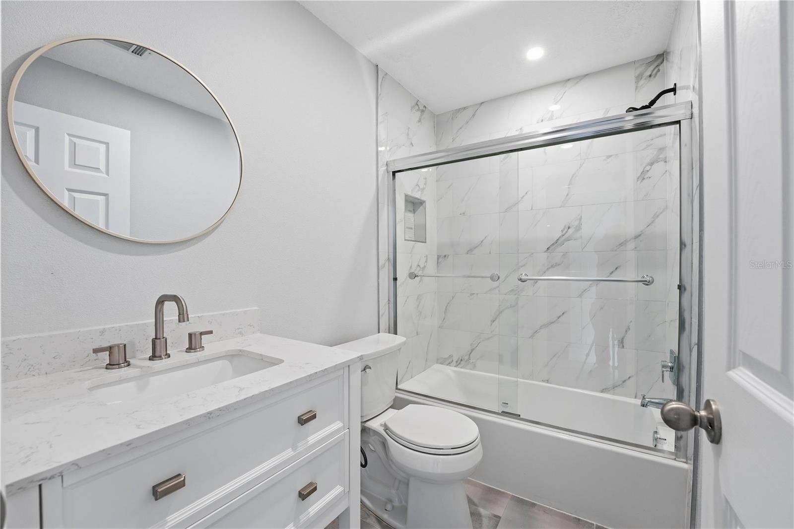 LAKE SARASOTA - Residential