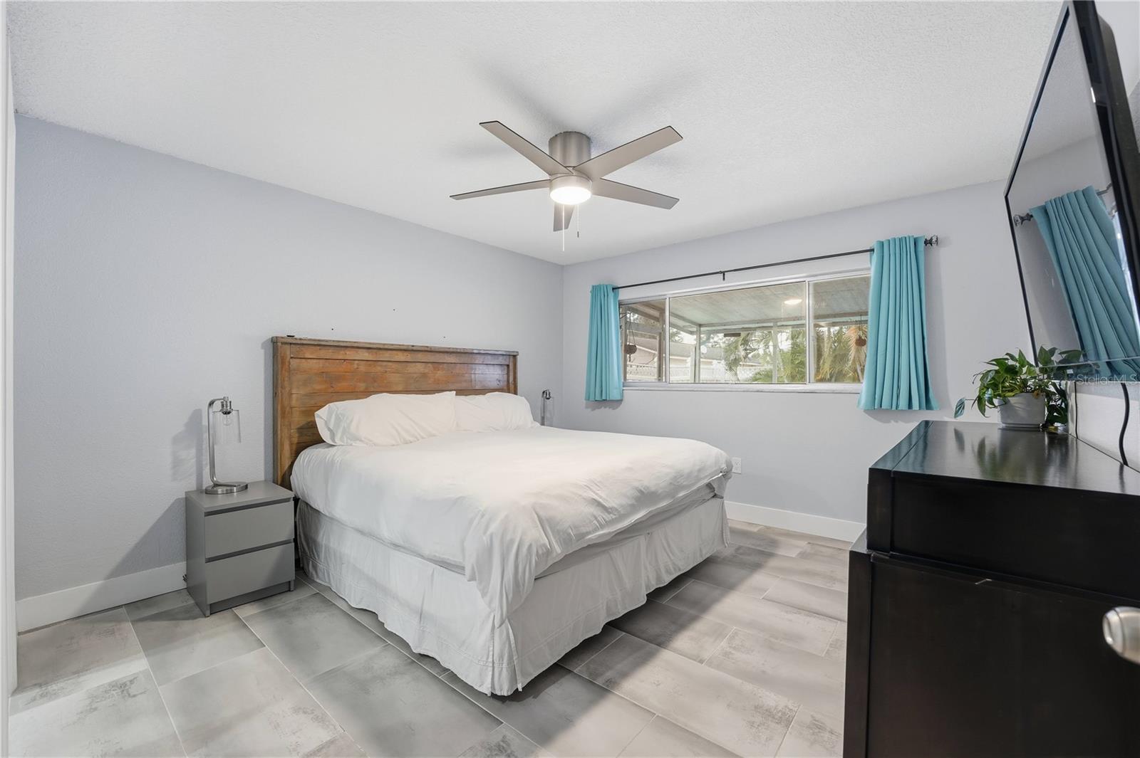 LAKE SARASOTA - Residential