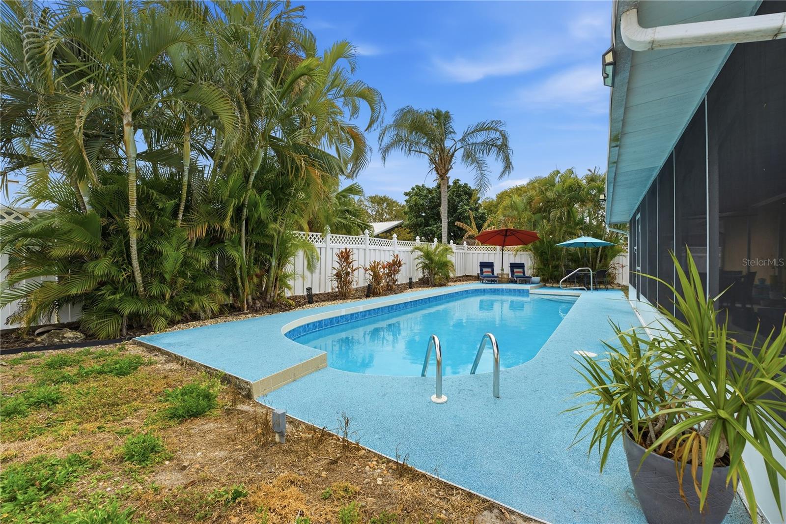 LAKE SARASOTA - Residential