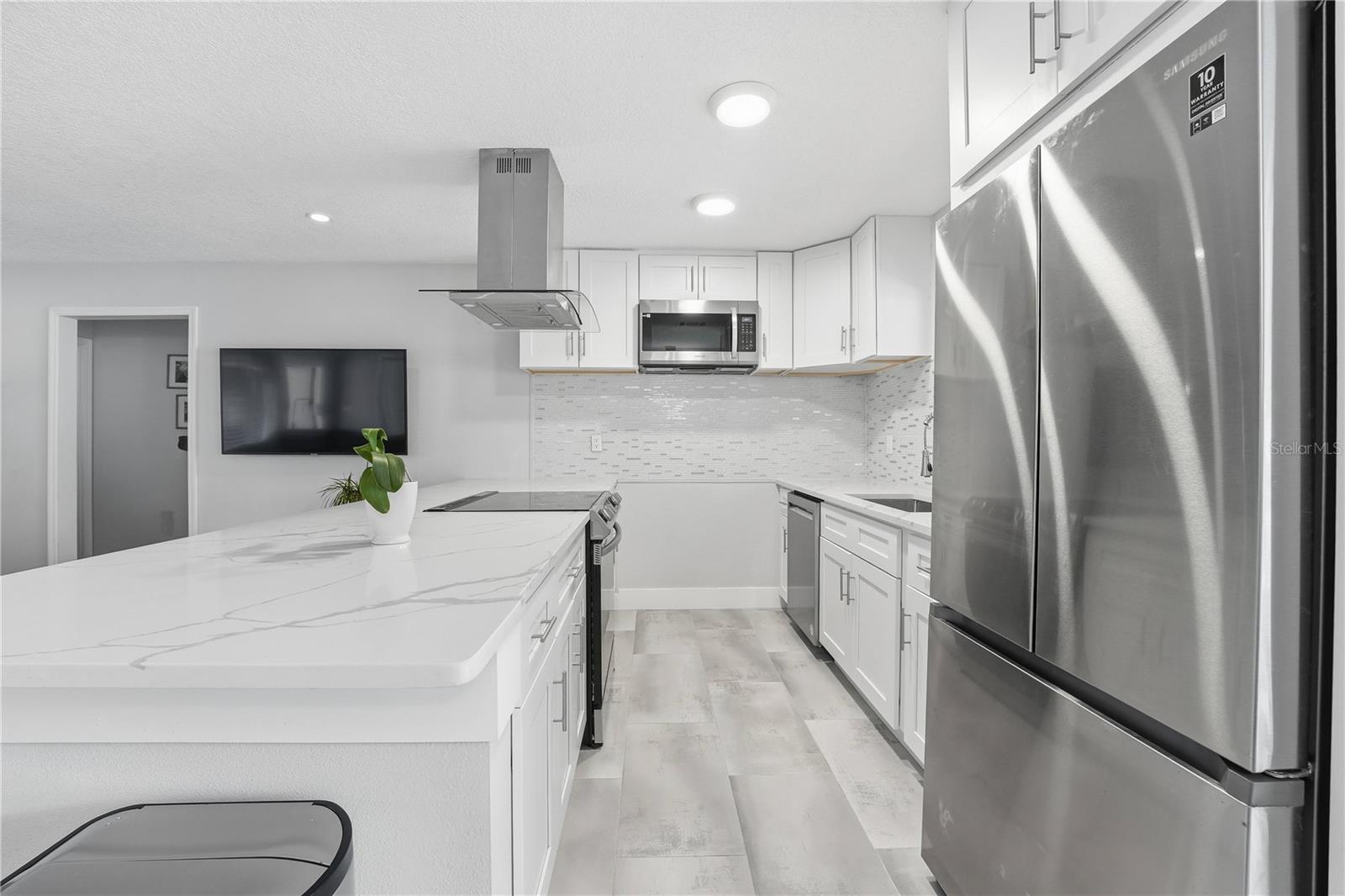 LAKE SARASOTA - Residential