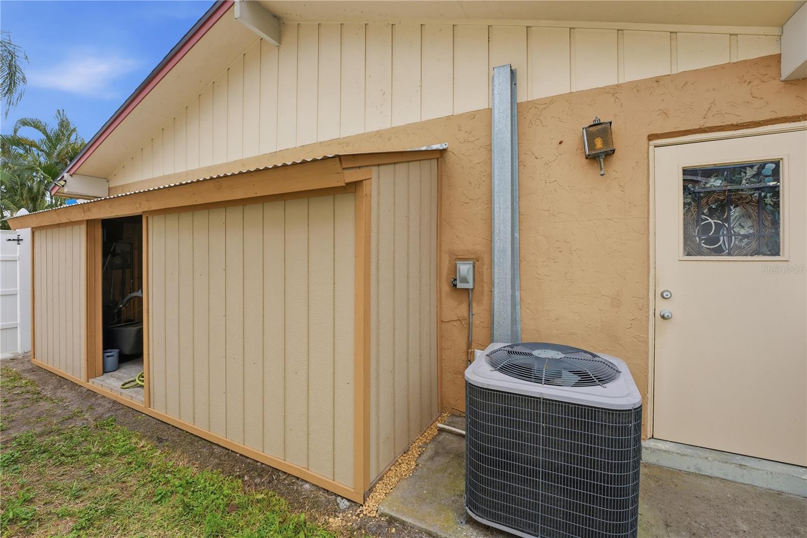 LAKE SARASOTA - Residential