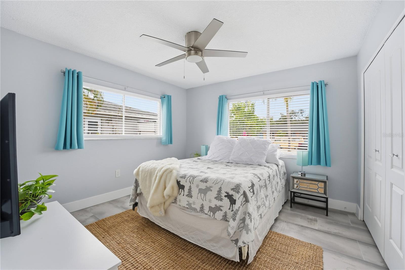 LAKE SARASOTA - Residential