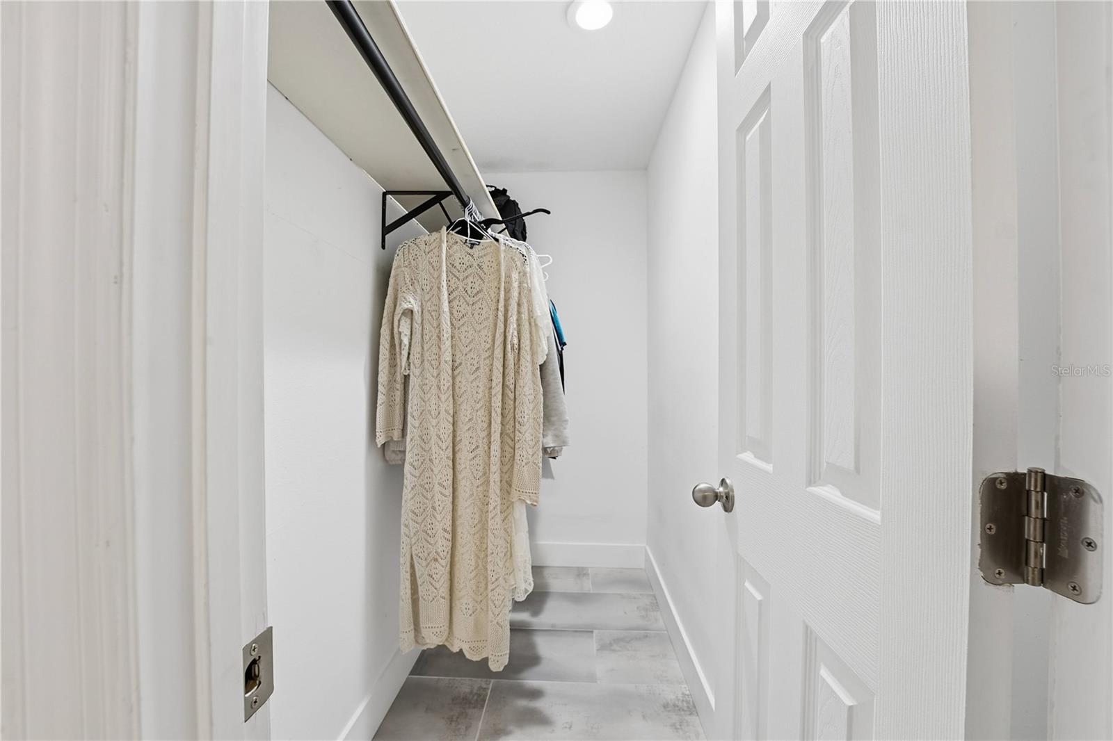 LAKE SARASOTA - Residential