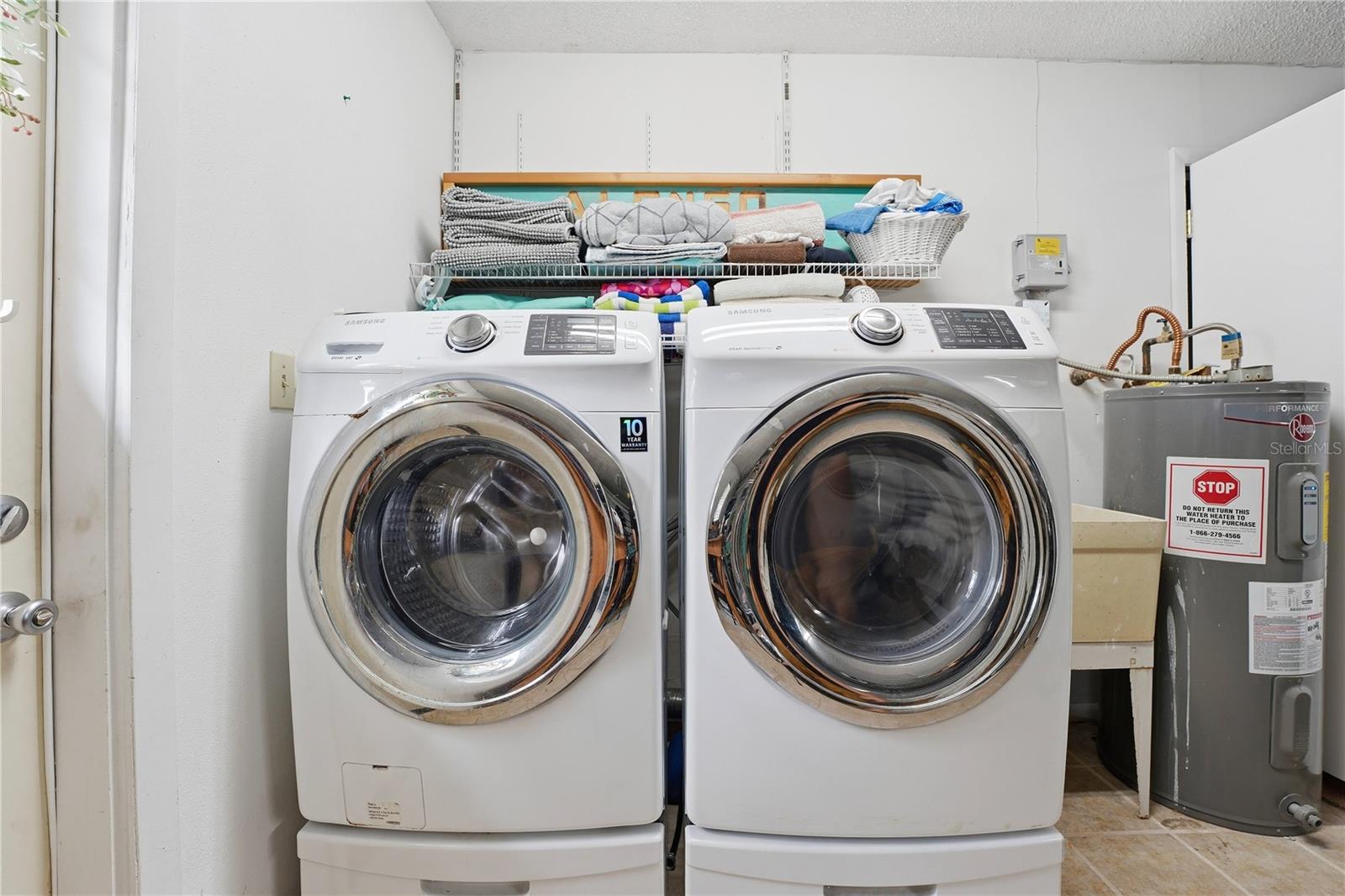 LAKE SARASOTA - Residential