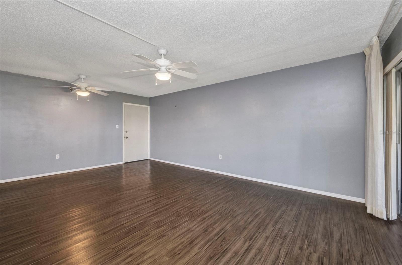 ESSEX HOUSE - Residential