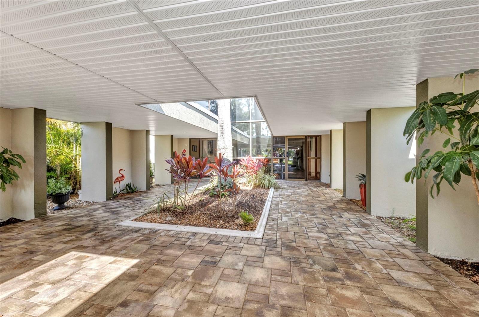 ESSEX HOUSE - Residential