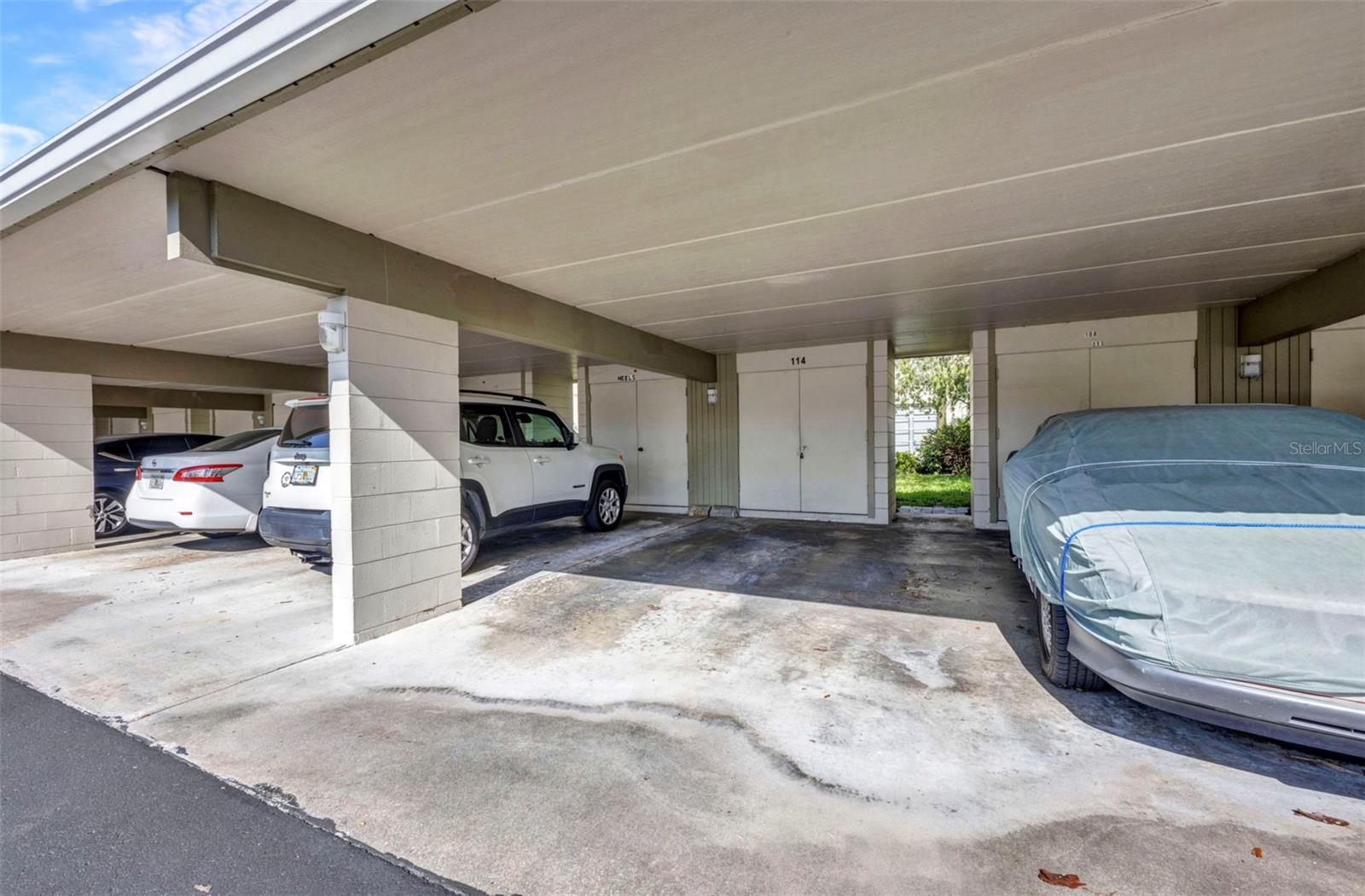 ESSEX HOUSE - Residential