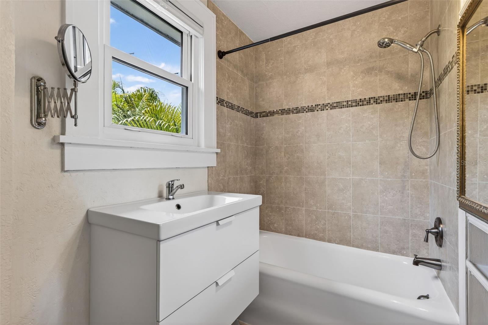 WOODLAWN - Residential