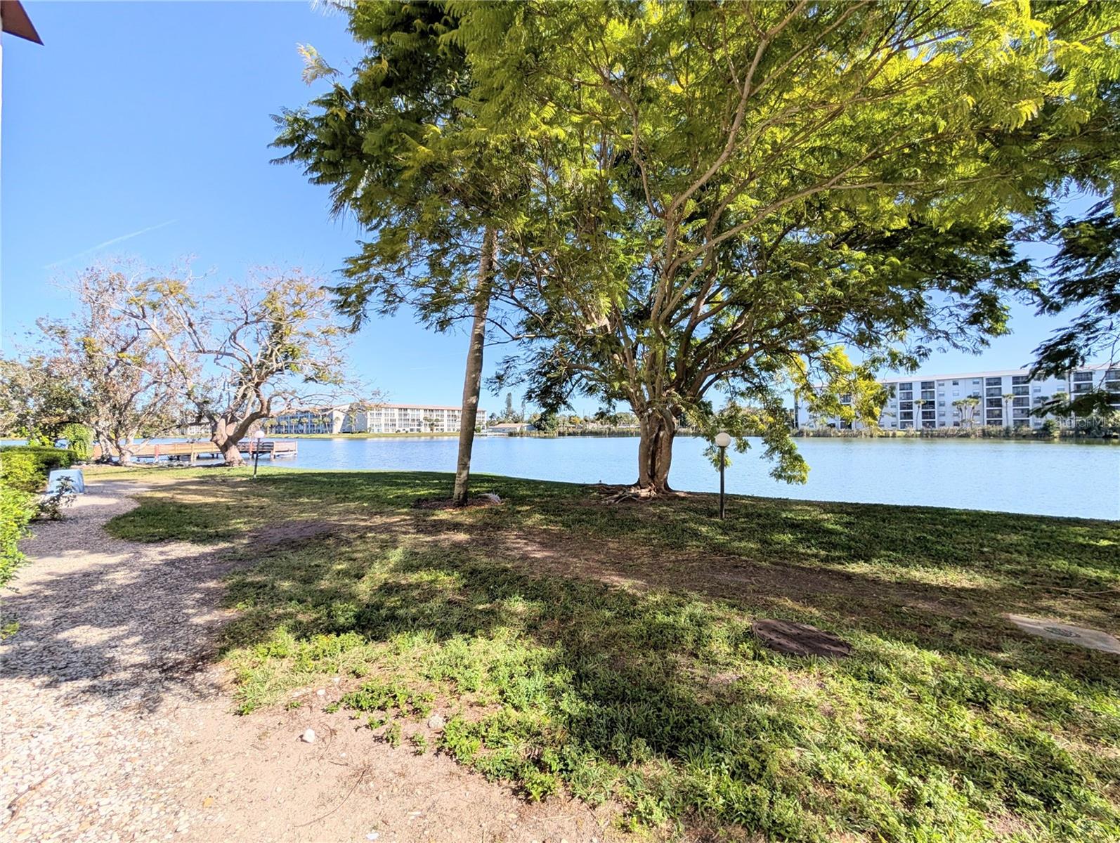 BAYSHORE ON THE LAKE APTS SEC 2 - Residential