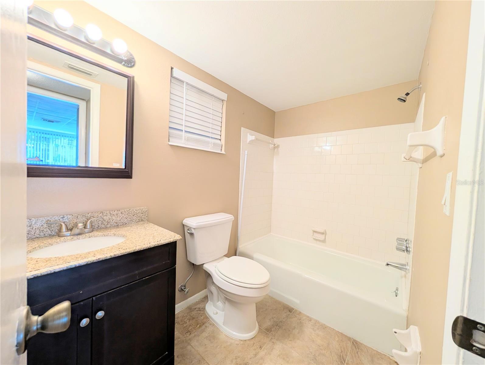 BAYSHORE ON THE LAKE APTS SEC 2 - Residential