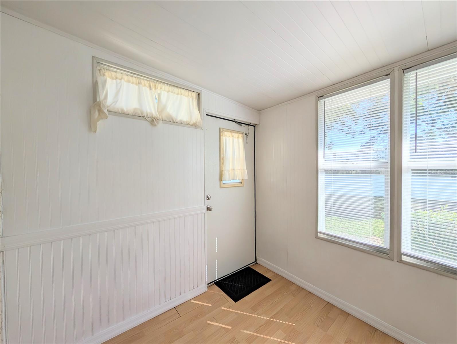 BAYSHORE ON THE LAKE APTS SEC 2 - Residential