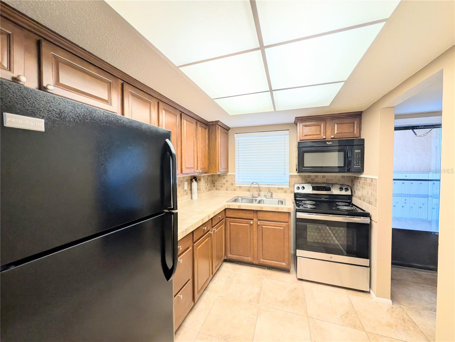 BAYSHORE ON THE LAKE APTS SEC 2 - Residential