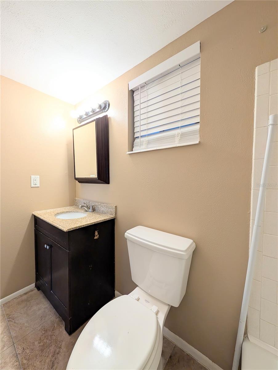 BAYSHORE ON THE LAKE APTS SEC 2 - Residential