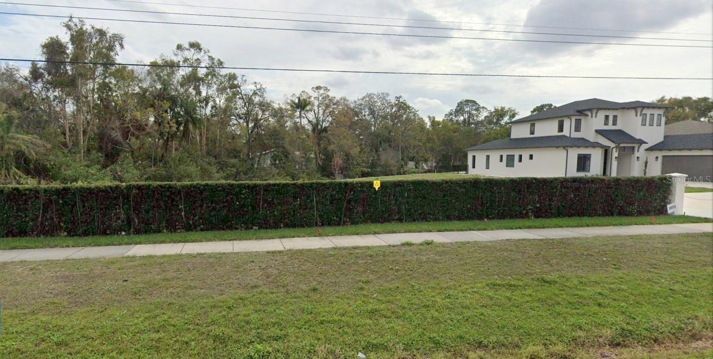 BELLEAIR PALMS - Land