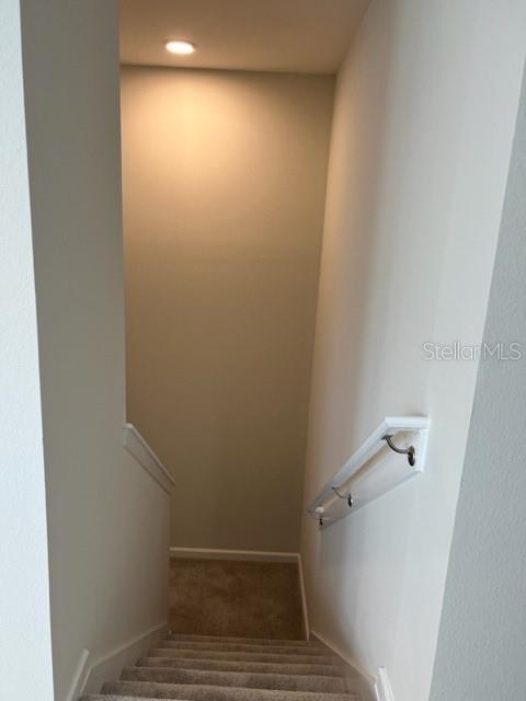 TOWNS AT LAKE MONROE COMMONS - Residential Lease