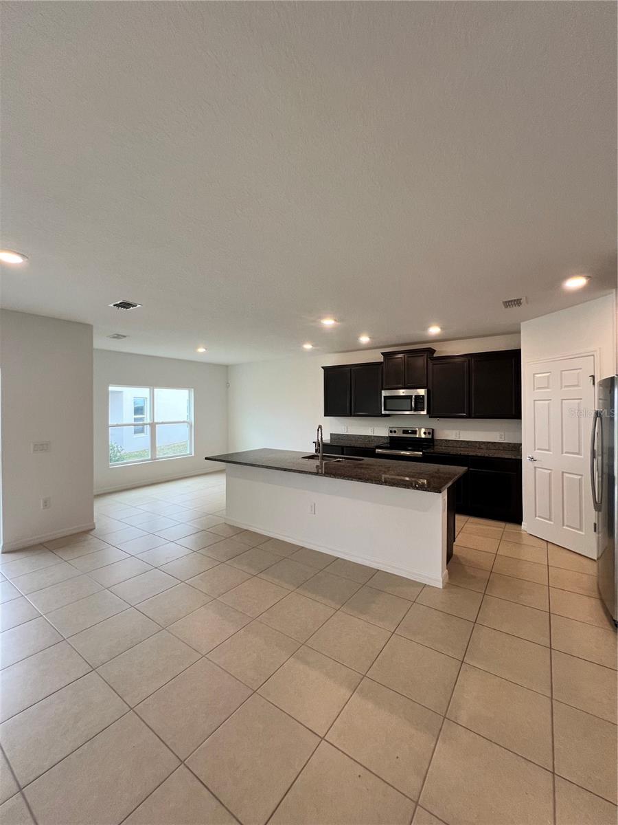 BELLA PARC TWNHMS - Residential