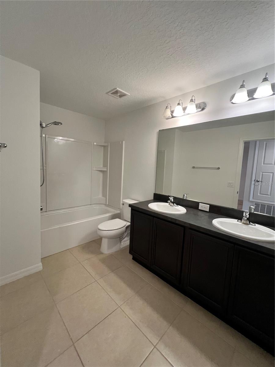 BELLA PARC TWNHMS - Residential