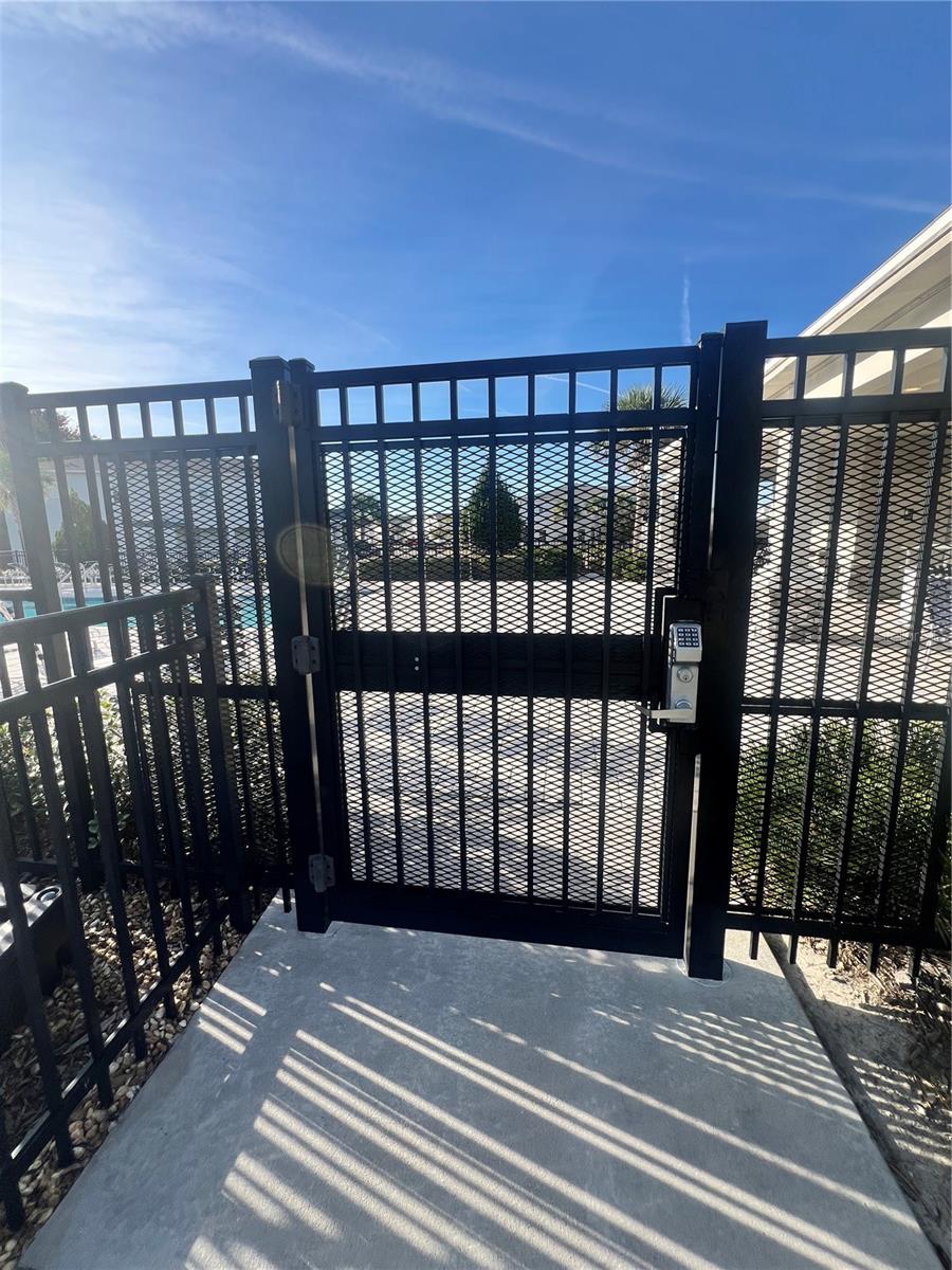 BELLA PARC TWNHMS - Residential