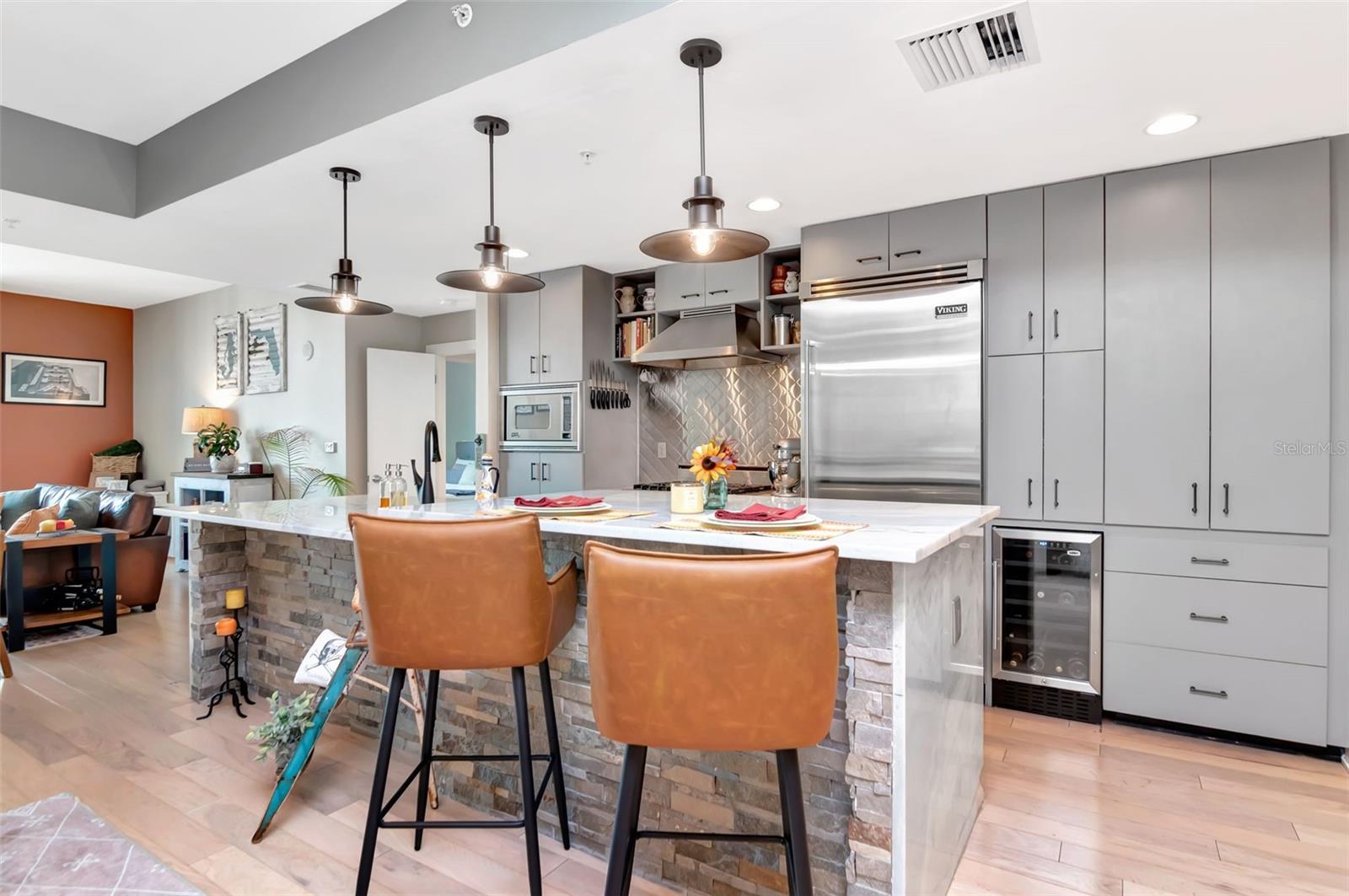 1120 E KENNEDY BOULEVARD 611