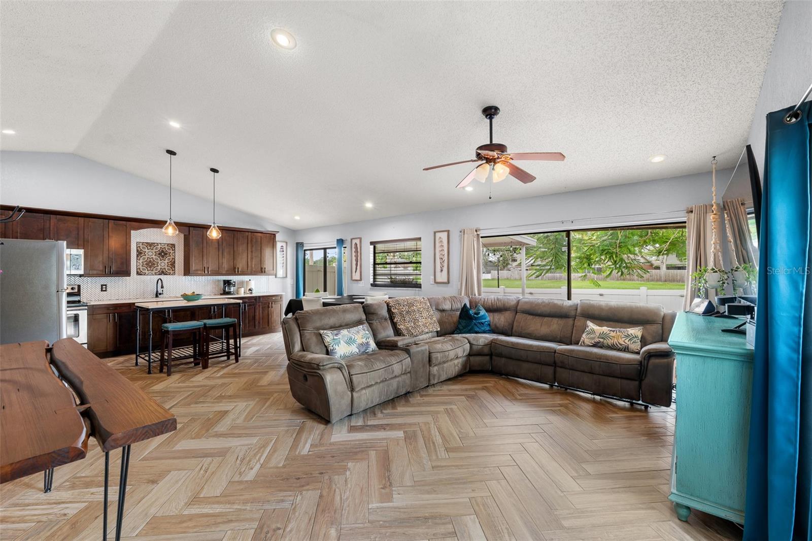 10318 ROSEMOUNT DRIVE