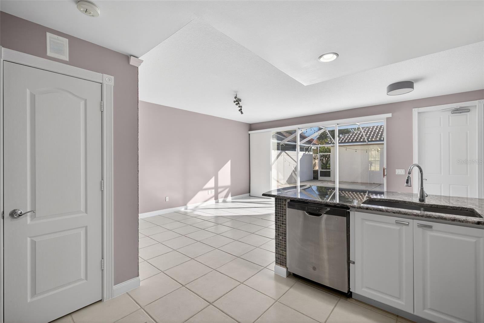 ISLAND WALK - Residential