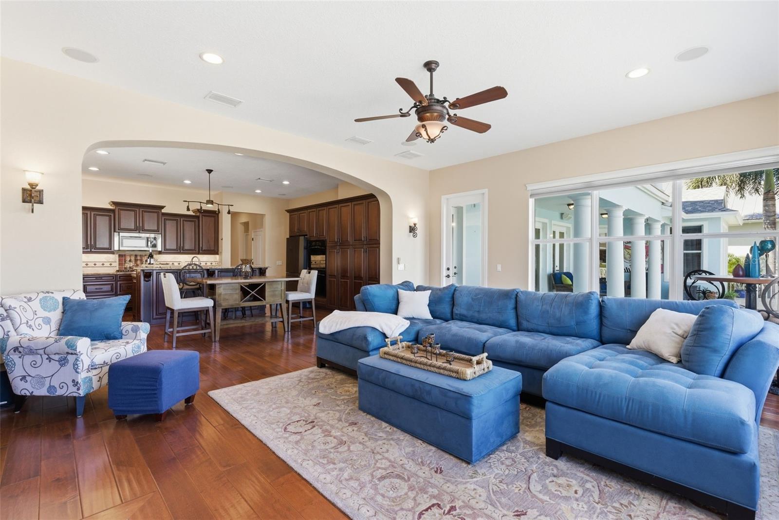 MIRABAY PH 3B-2 - Residential