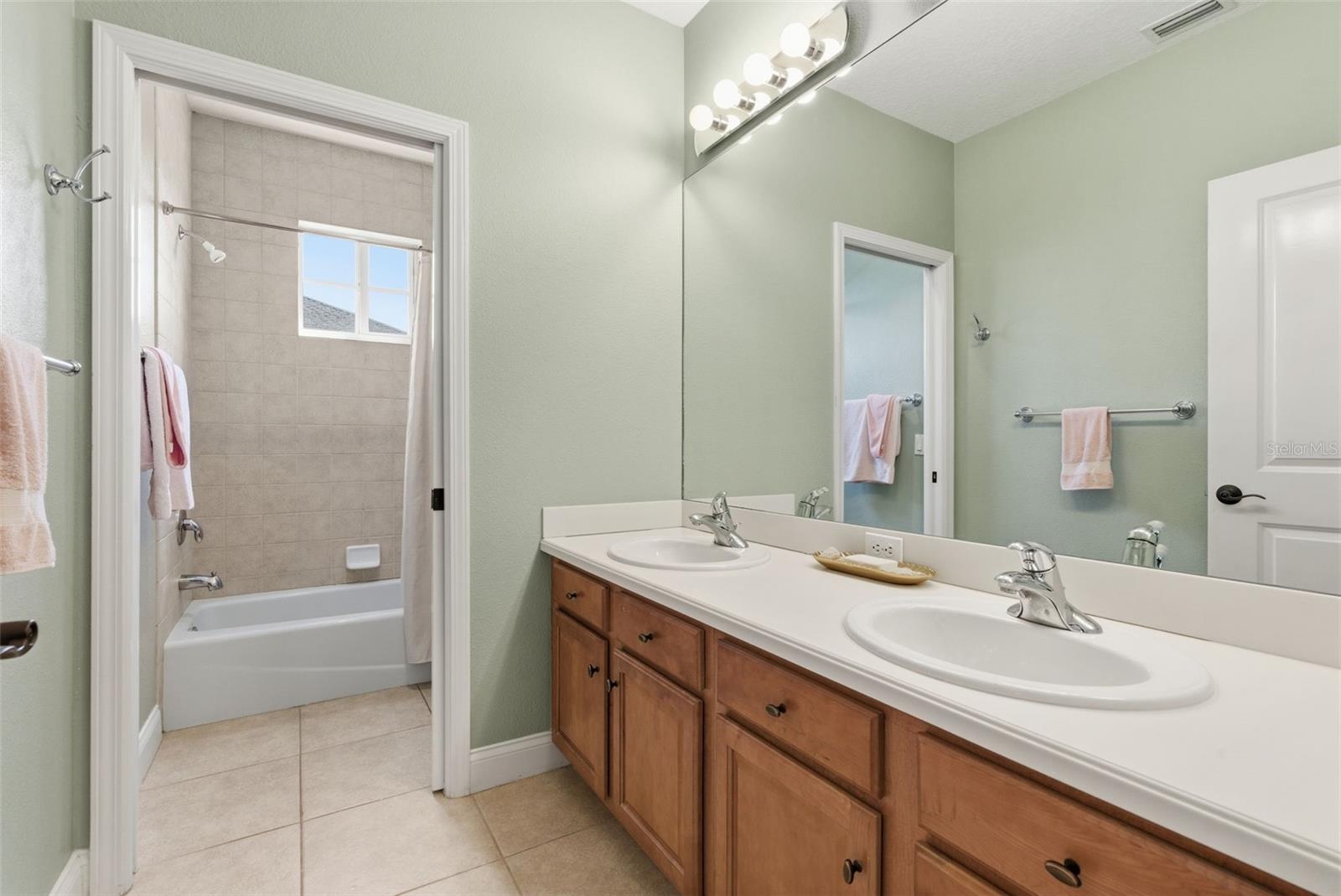 MIRABAY PH 3B-2 - Residential