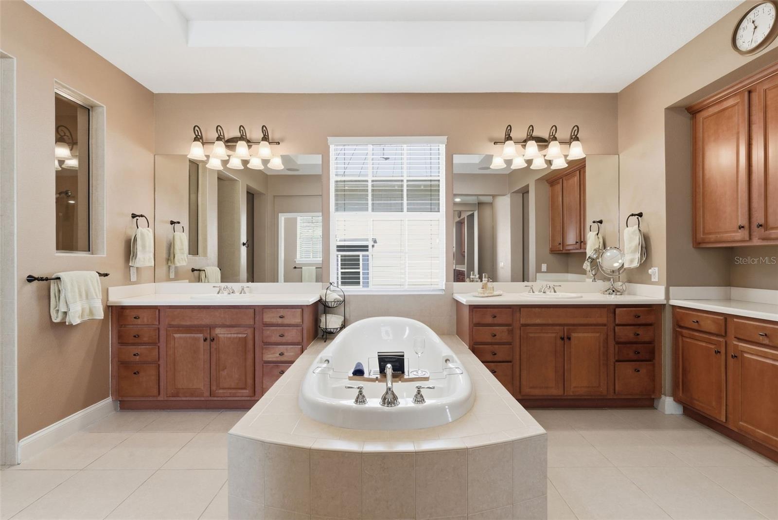 MIRABAY PH 3B-2 - Residential