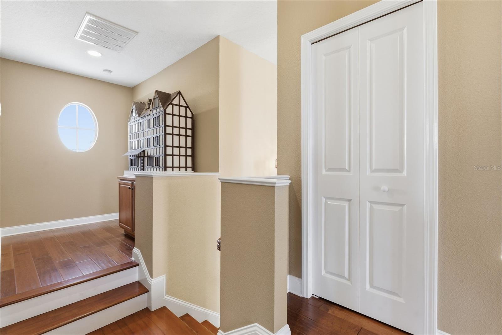 MIRABAY PH 3B-2 - Residential