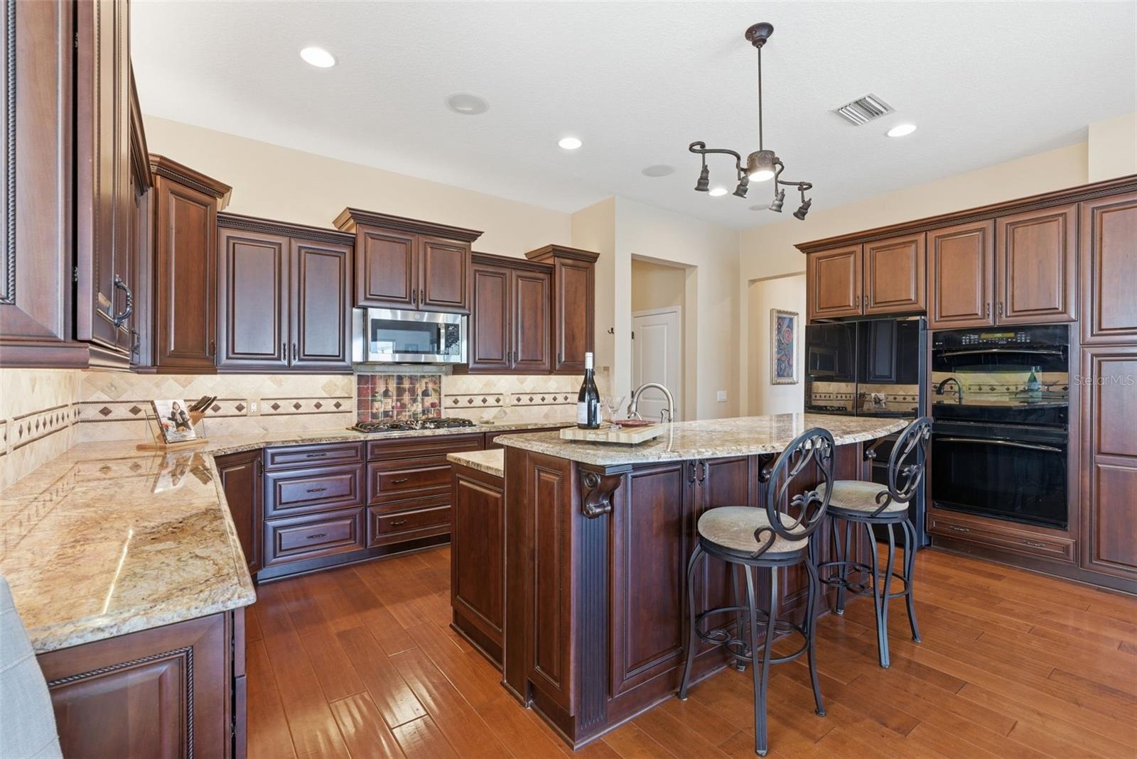 MIRABAY PH 3B-2 - Residential