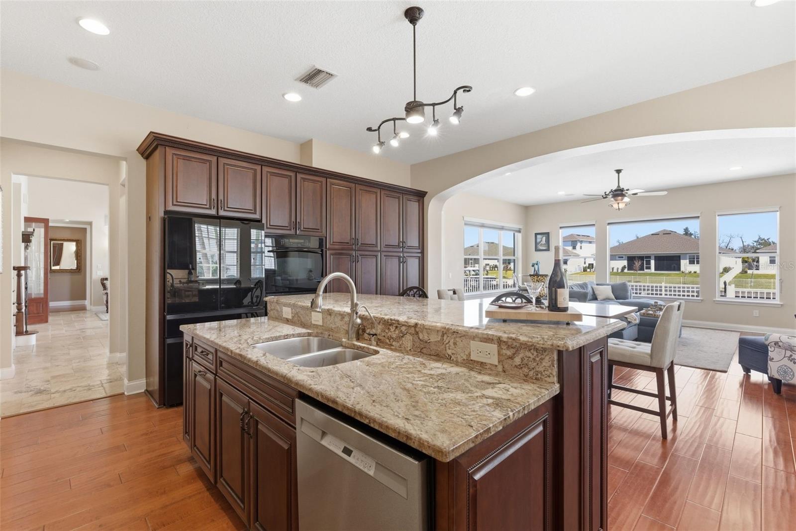 MIRABAY PH 3B-2 - Residential