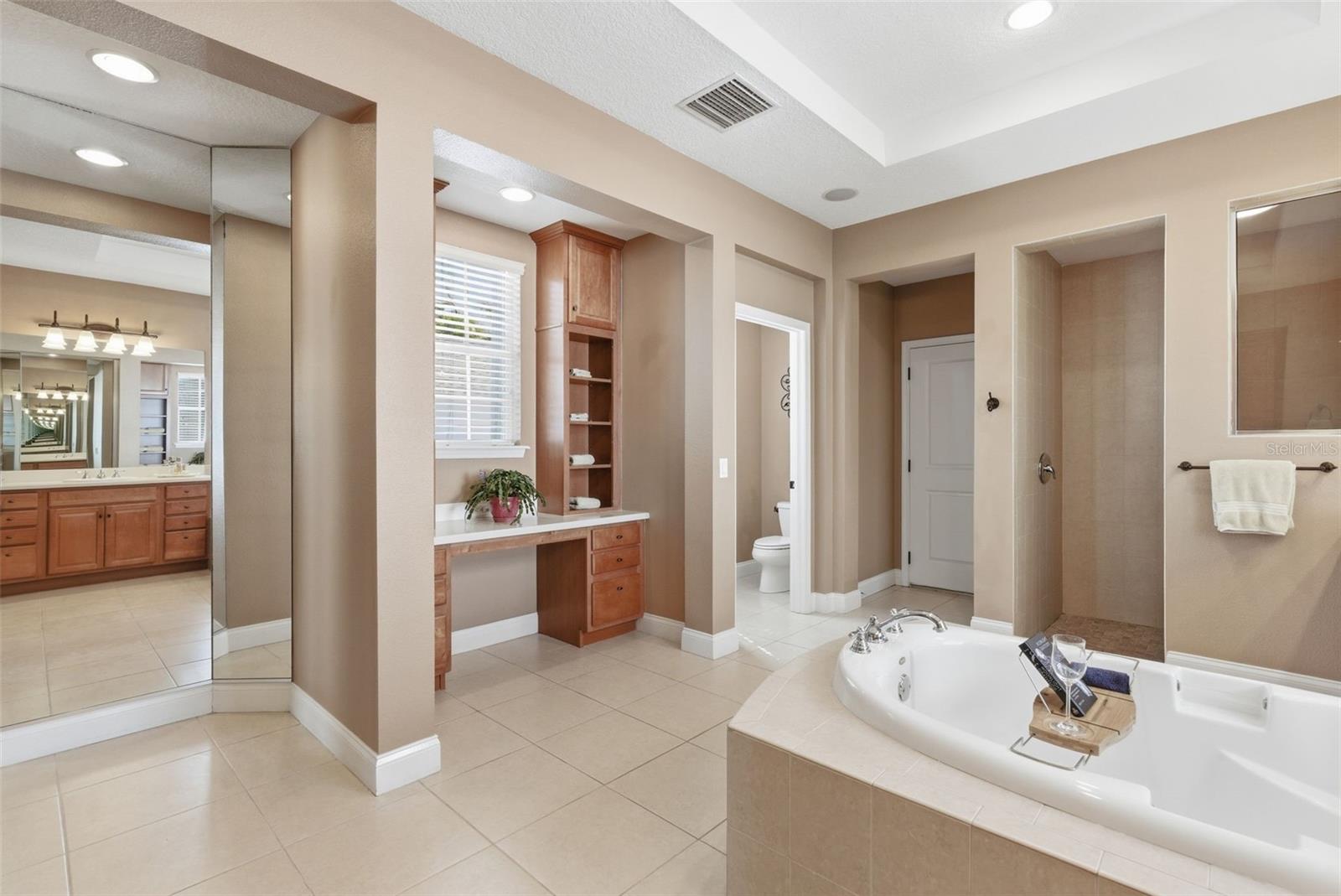 MIRABAY PH 3B-2 - Residential