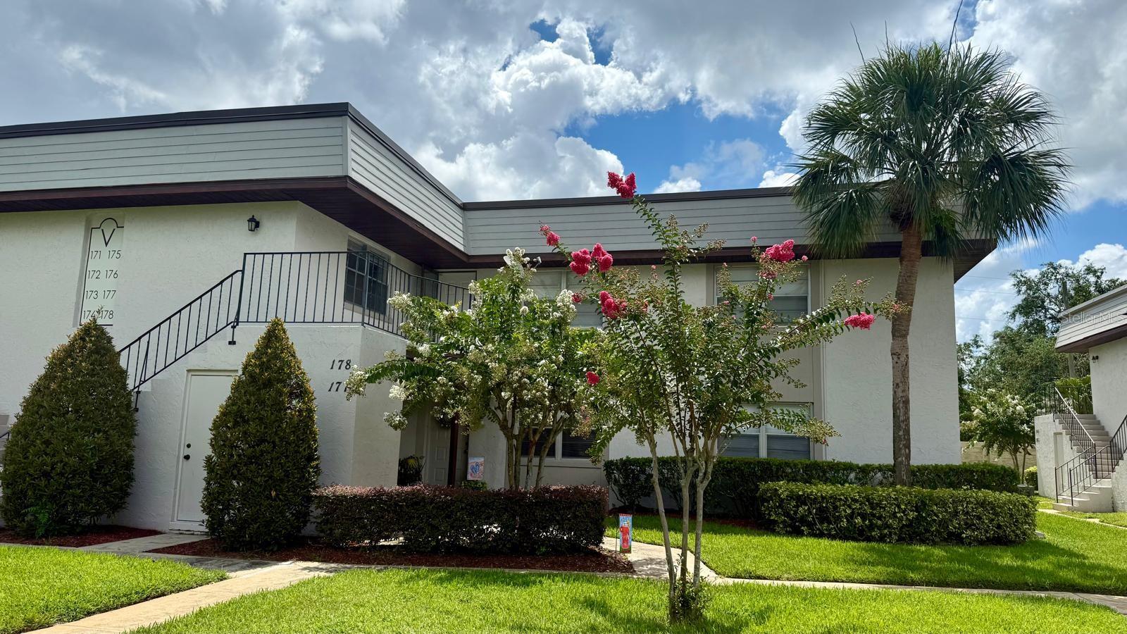 Discover comfort and convenience in this charming 2-bedroom, 2-bath condo located in the heart of Winter Garden. With 918 sq ft of well-designed living space, this laminate-floor unit features a private balcony perfect for relaxing or entertaining.
Move-in ready, this apartment offers immediate availability and a prime location within a sought-after community. The condo complex is nestled near some of Florida’s major highways, providing quick access to local schools, restaurants, and more — making daily commutes and errands a breeze.
Priced at just $1,650/month, this is an unbeatable opportunity to enjoy peaceful living with urban convenience. Don't miss your chance to call this place home!Adventh Health hospital 2.9 miles 10 minutes , Winter garden village , 2.6 miles 7 minutes , Walmart 3.3 miles 9 minutes