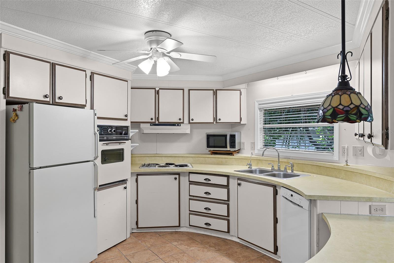 EUSTIS COUNTRY CLUB MANOR MHP UNIT 02A - Residential