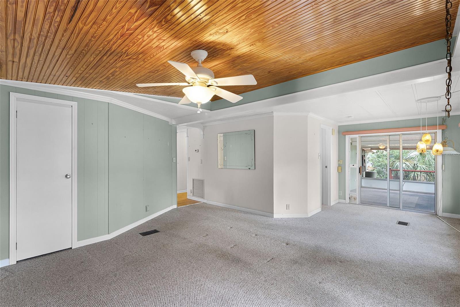 EUSTIS COUNTRY CLUB MANOR MHP UNIT 02A - Residential