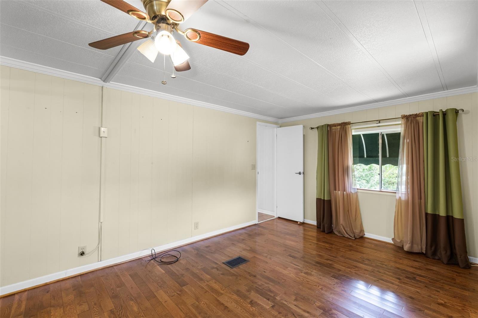 EUSTIS COUNTRY CLUB MANOR MHP UNIT 02A - Residential