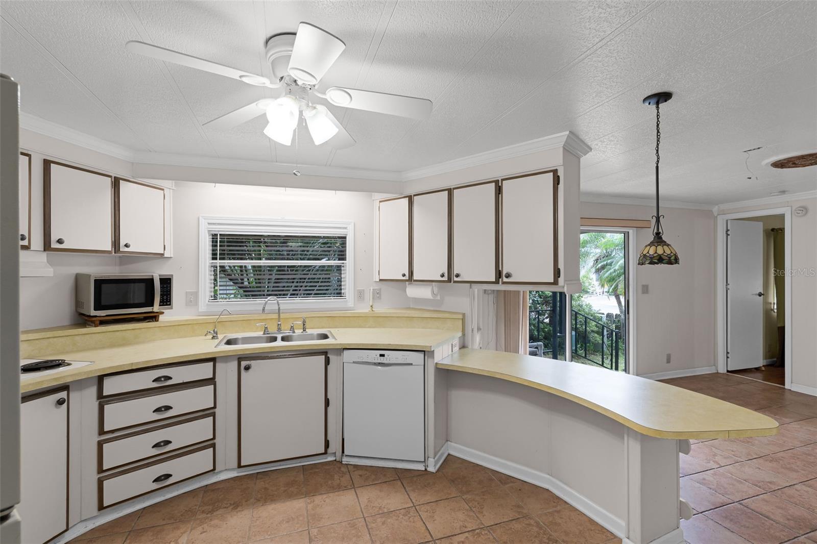 EUSTIS COUNTRY CLUB MANOR MHP UNIT 02A - Residential