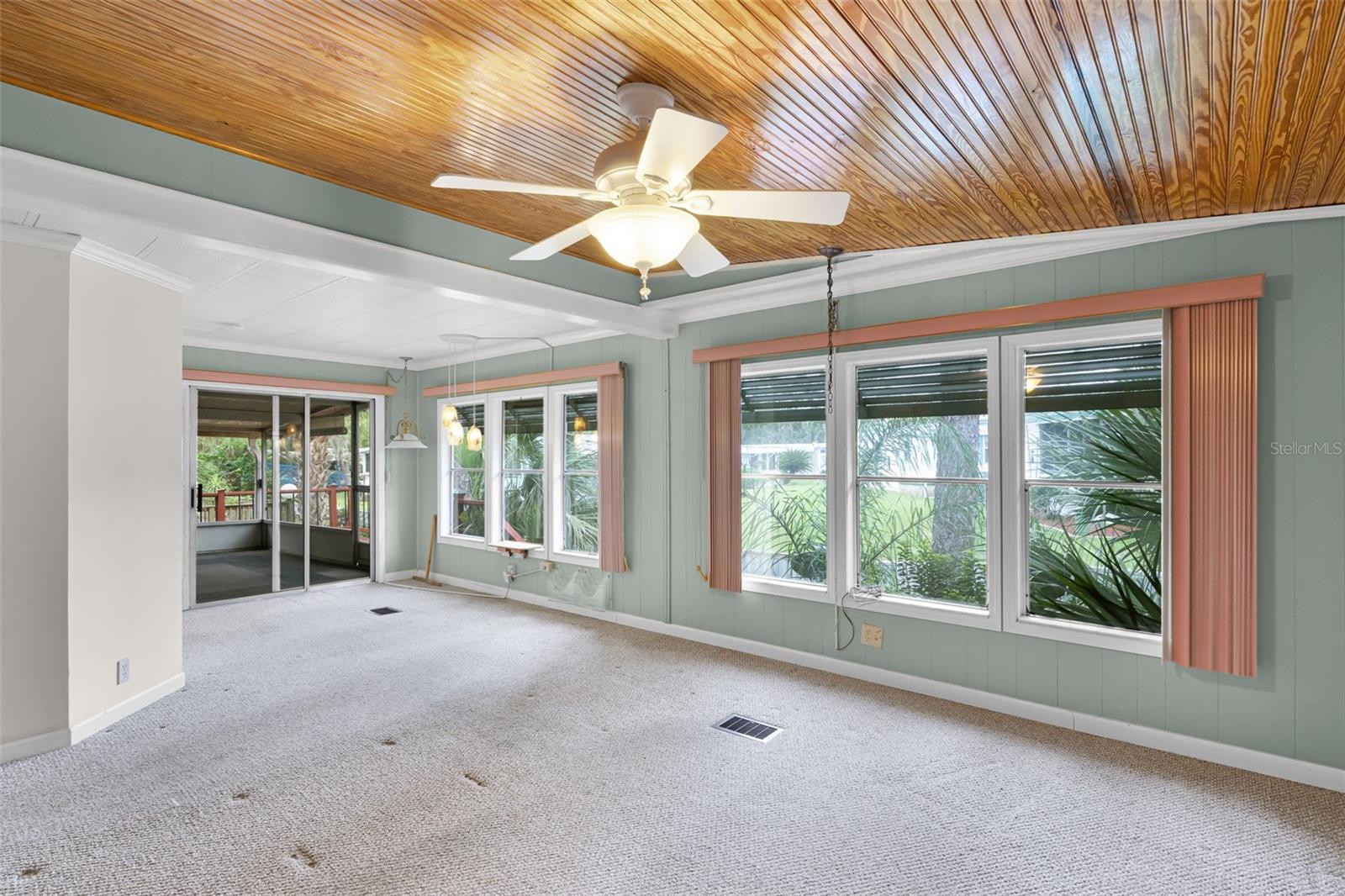 EUSTIS COUNTRY CLUB MANOR MHP UNIT 02A - Residential