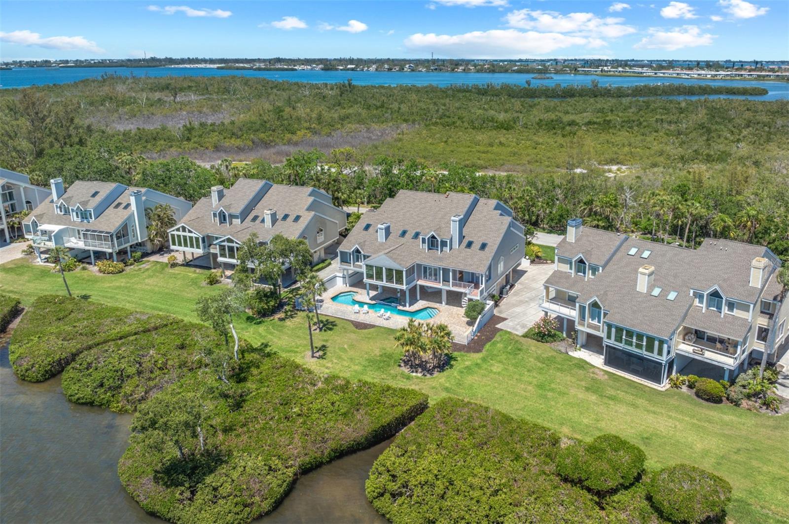 TIDY ISLAND PH II - Residential