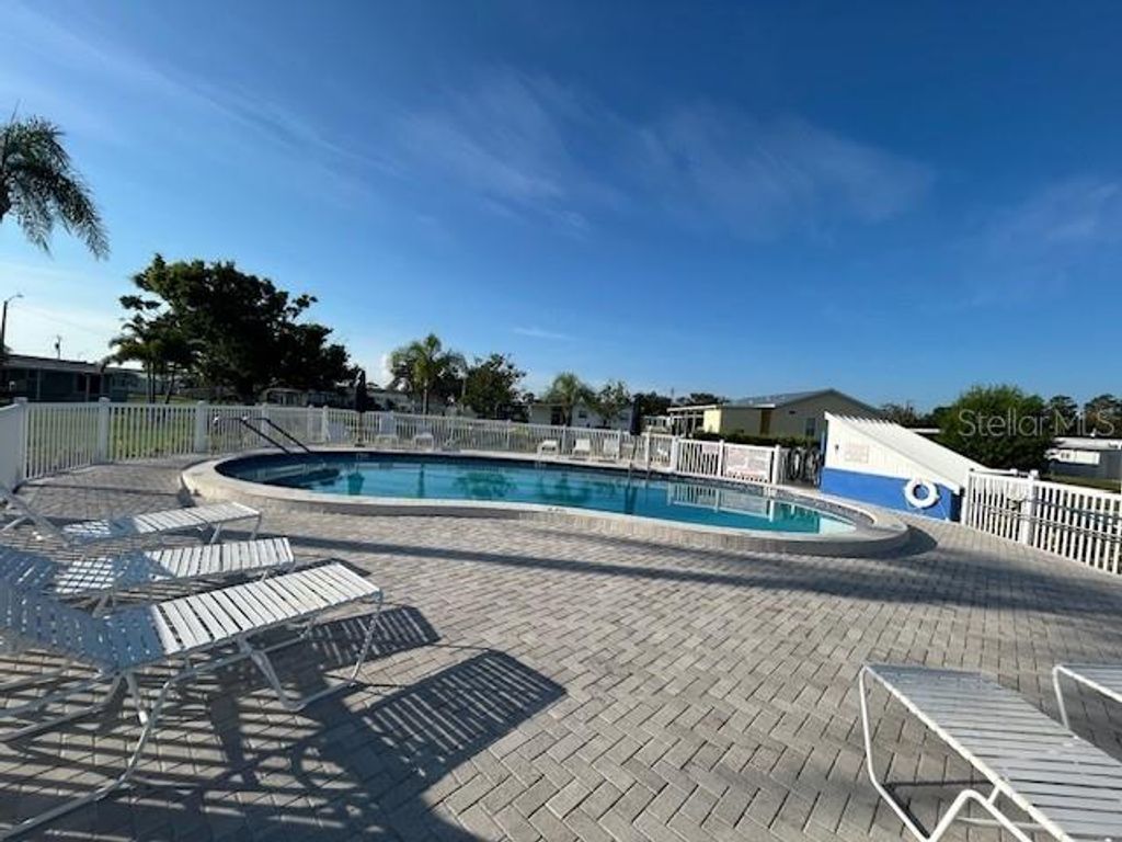 Photo of 204 Freeport Drive, Sarasota, FL 34233 (MLS # A4663279)