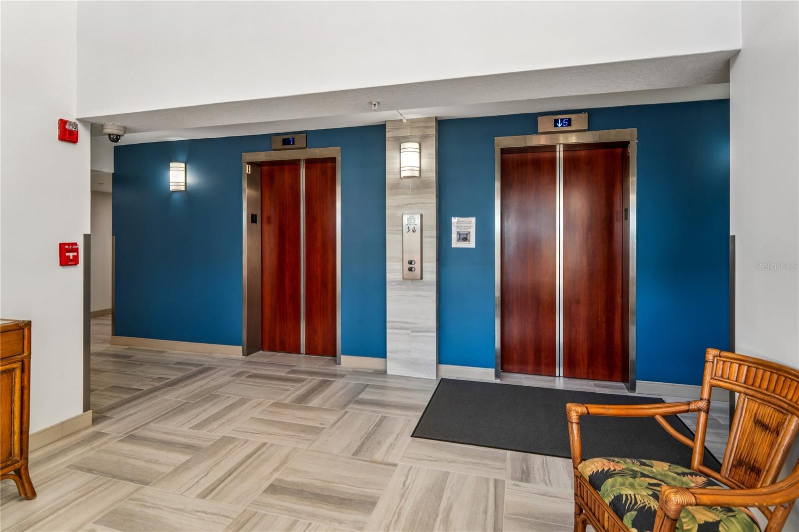 KEY CAPRI CONDO - Residential