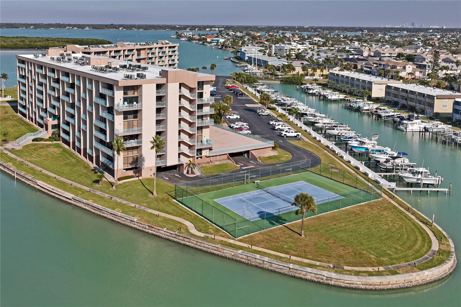 KEY CAPRI CONDO - Residential