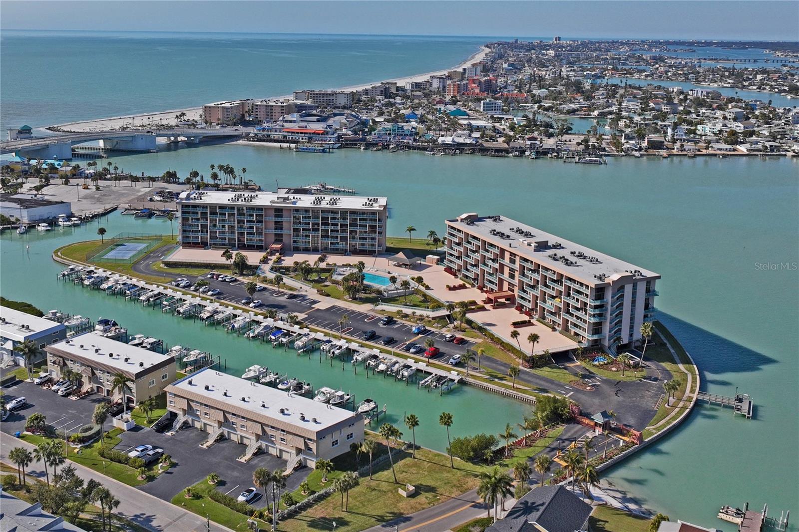 KEY CAPRI CONDO - Residential