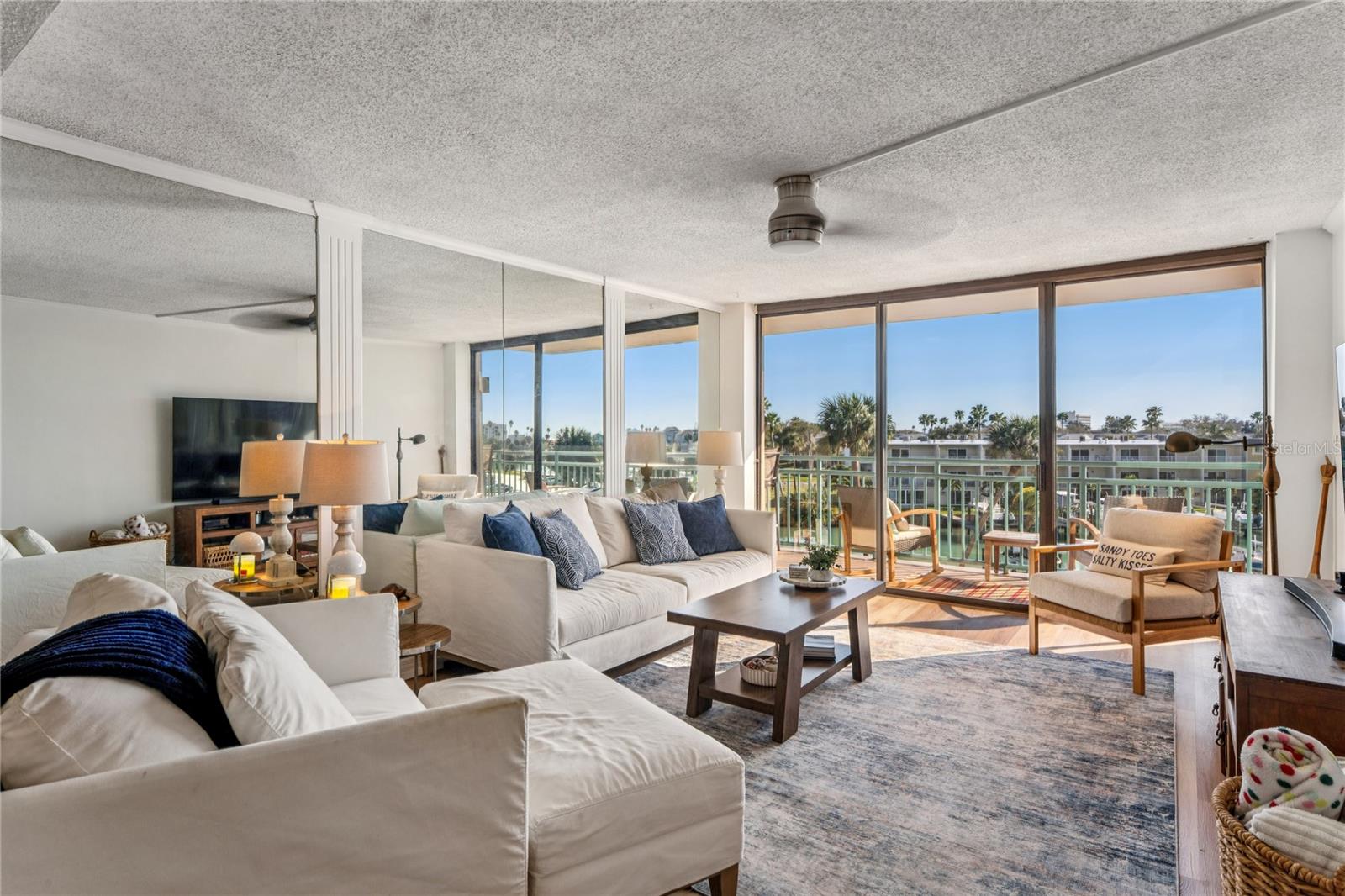 KEY CAPRI CONDO - Residential