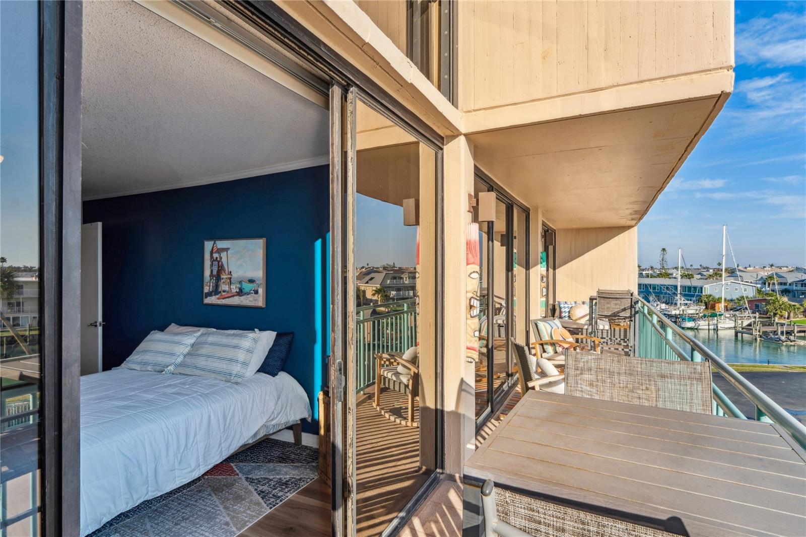 KEY CAPRI CONDO - Residential