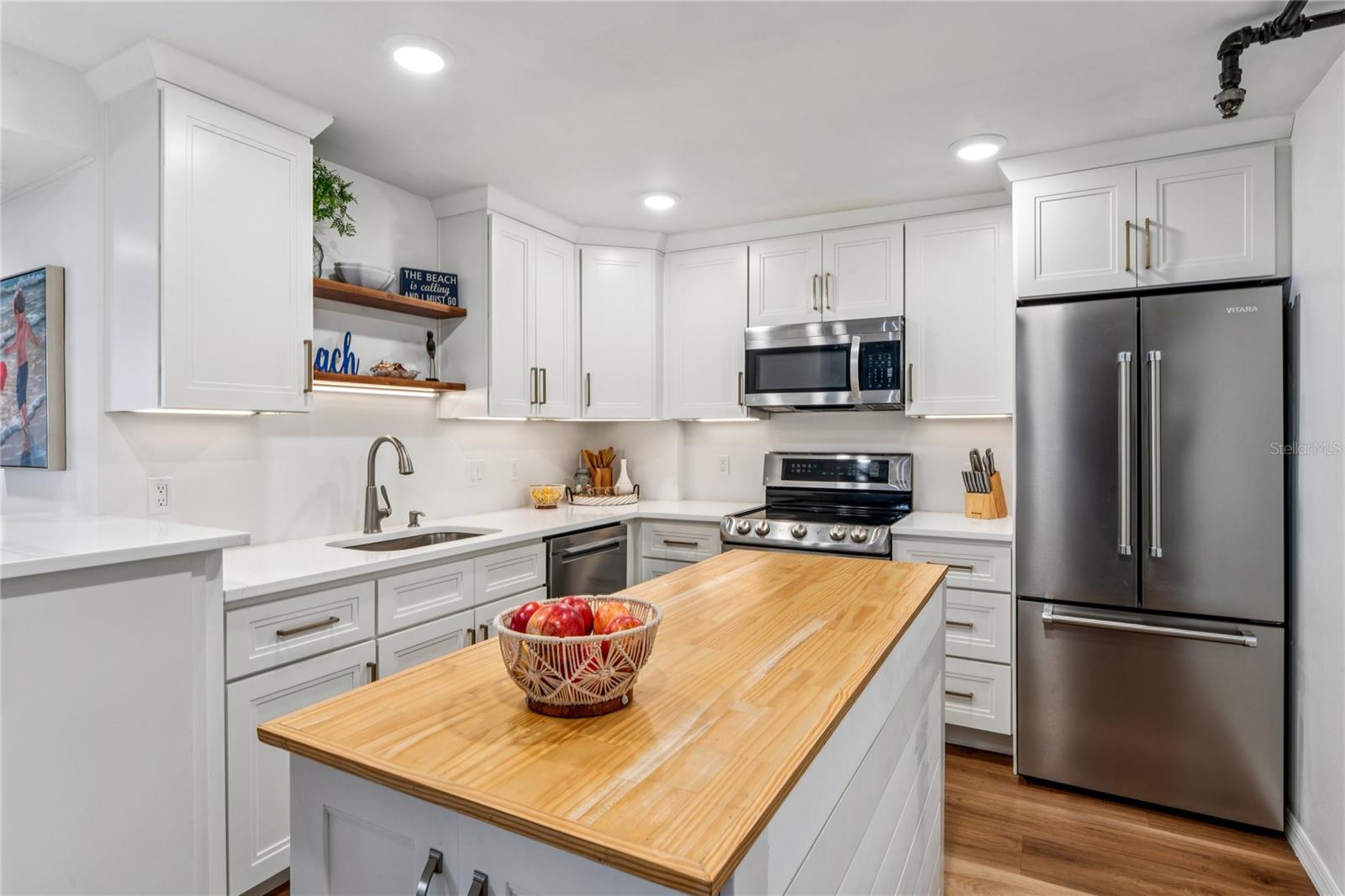 KEY CAPRI CONDO - Residential