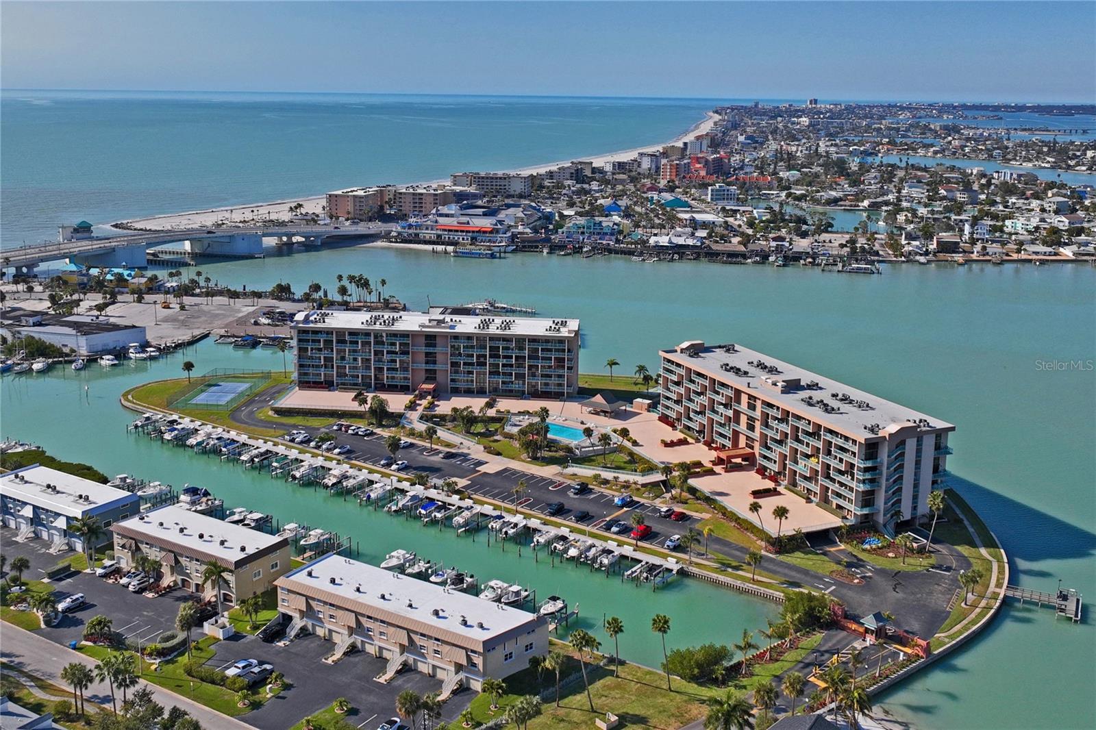 KEY CAPRI CONDO - Residential