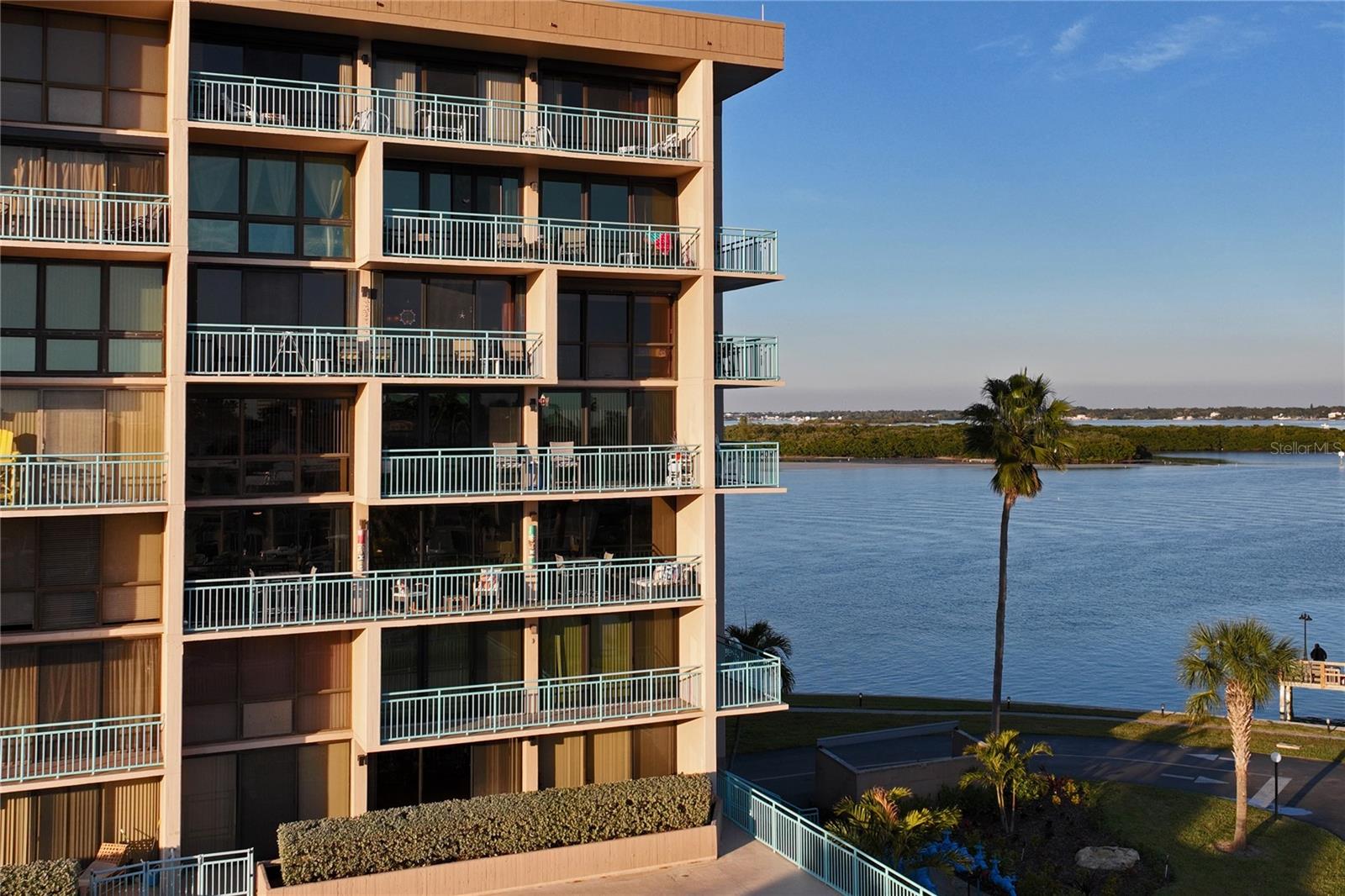 KEY CAPRI CONDO - Residential