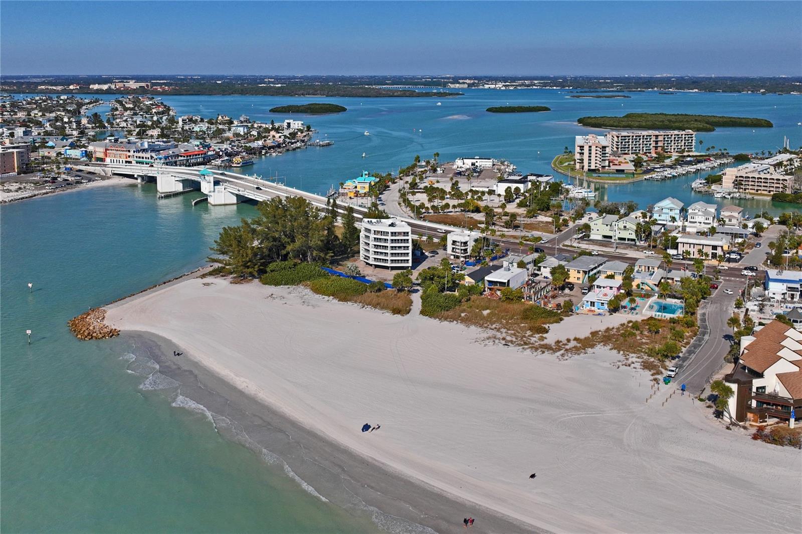 KEY CAPRI CONDO - Residential